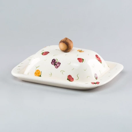 szogletes-vajtarto-pillangos